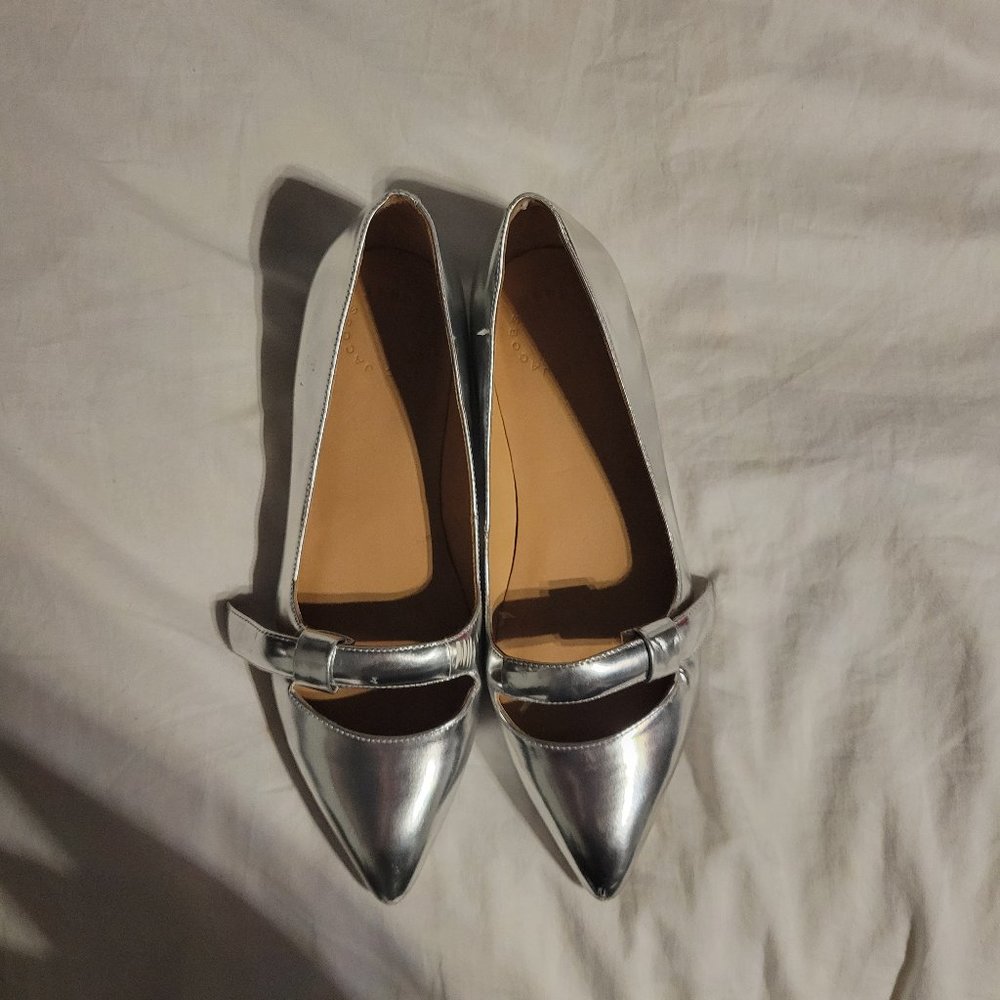Marc by Marc Jacobs pointed toe flat